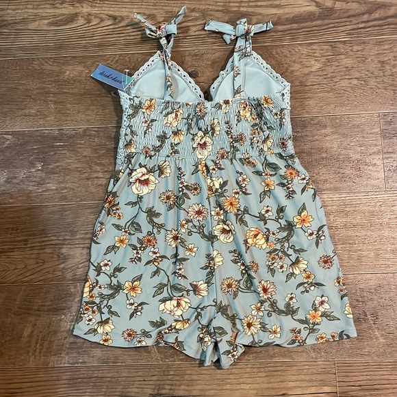 Romper - Picture 2 of 2